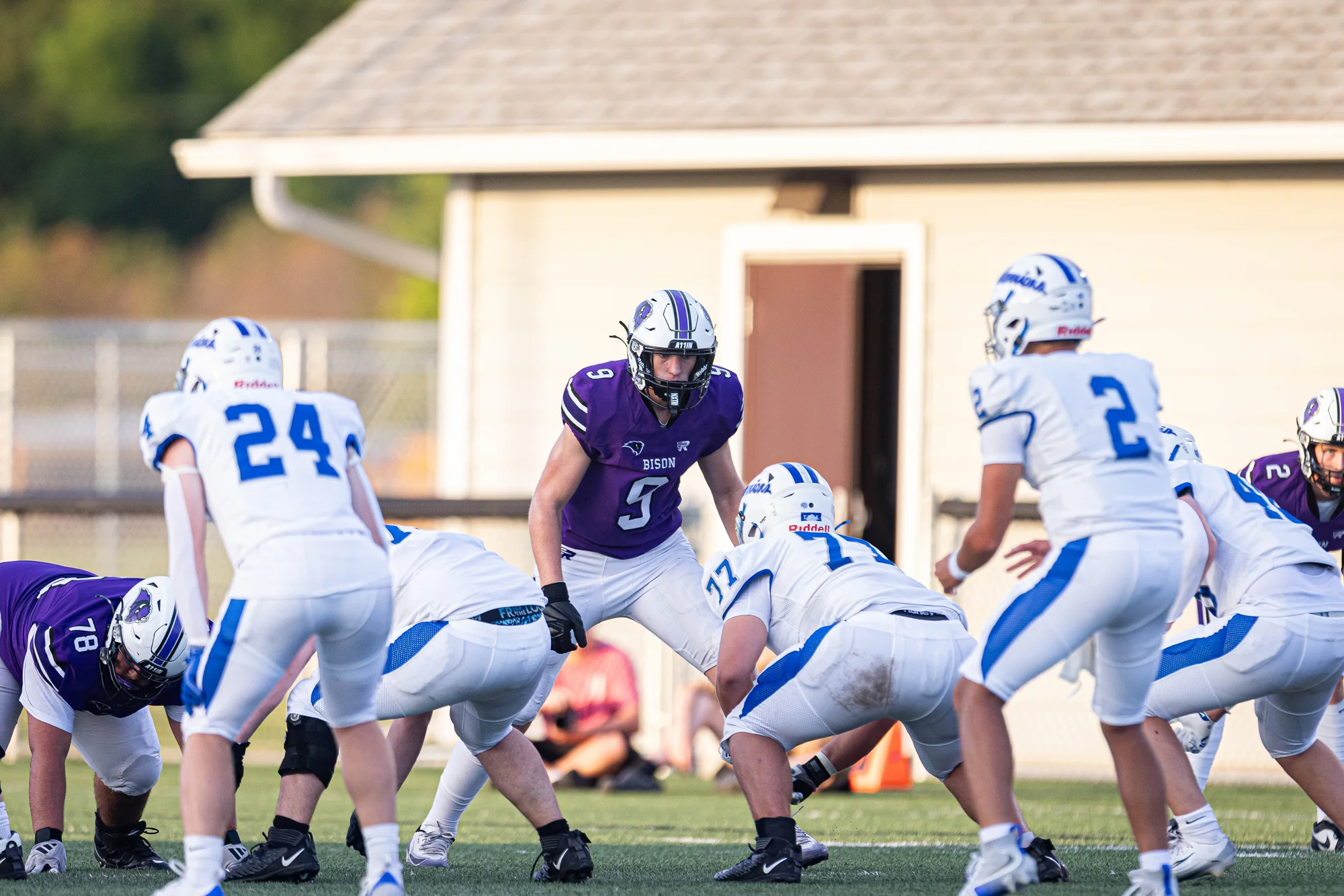 DL getting ready for the play